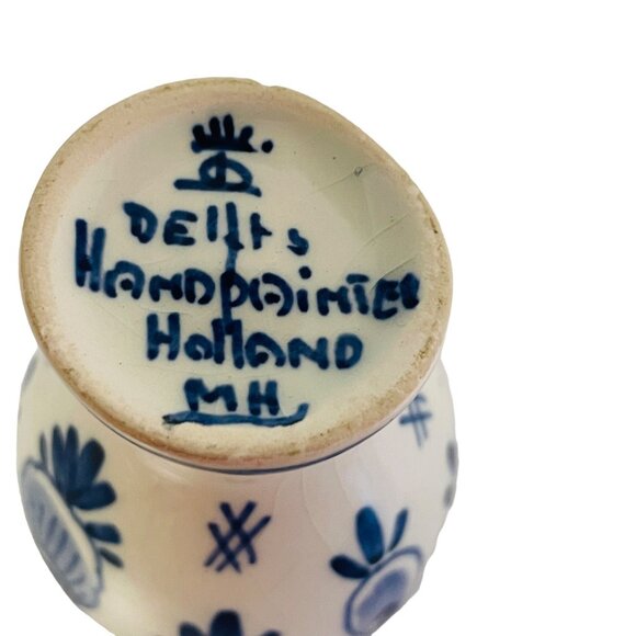 Delft's Handpainted Holland MH Ceramic Egg Cup - Picture 4 of 7